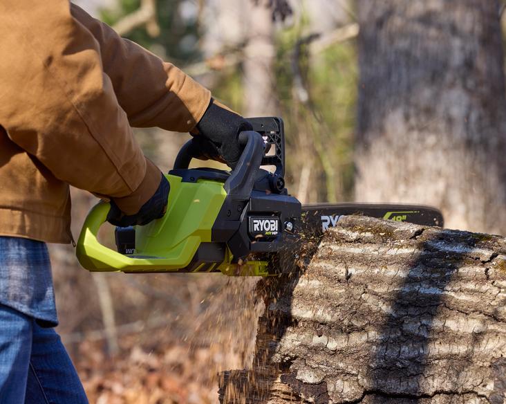 Производитель Ryobi представил модель аккумуляторной цепной пилы 40V HP RY40HPCW01B